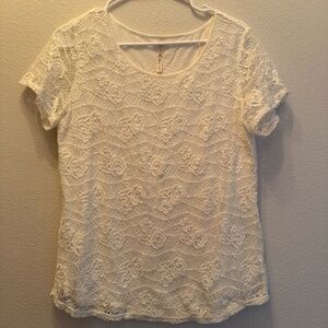 leo and nicole lace tshirt - size M